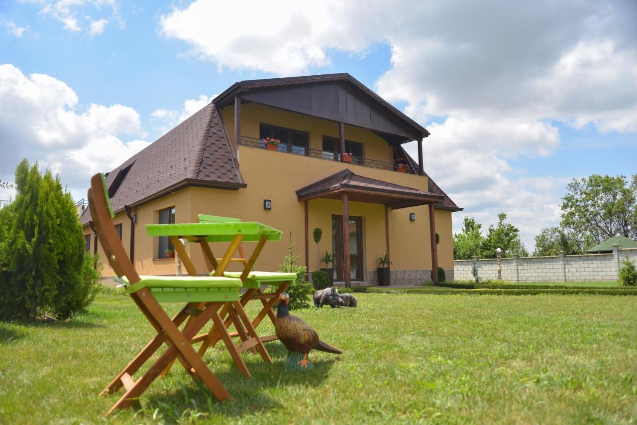 Guest House Erida Trastenik ภายนอก รูปภาพ
