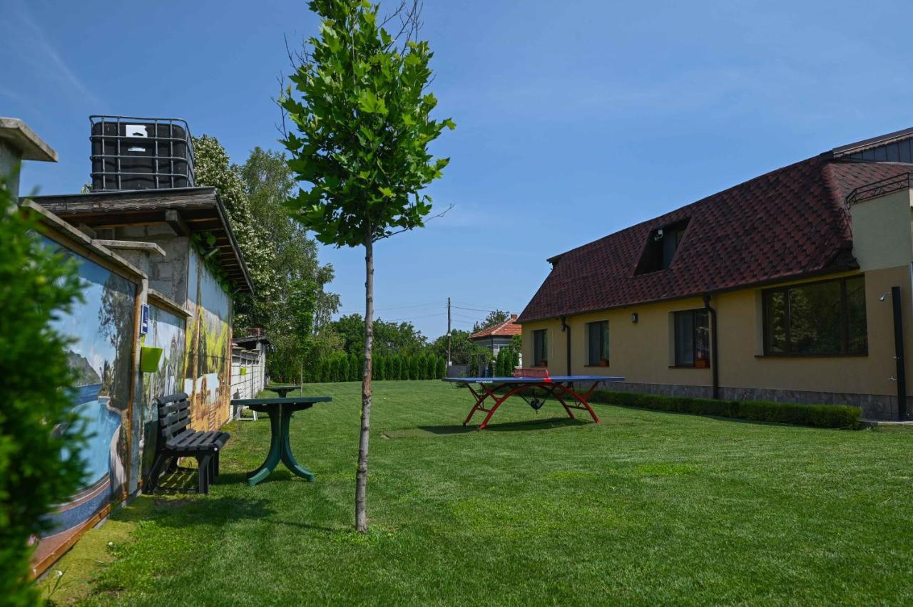 Guest House Erida Trastenik ภายนอก รูปภาพ