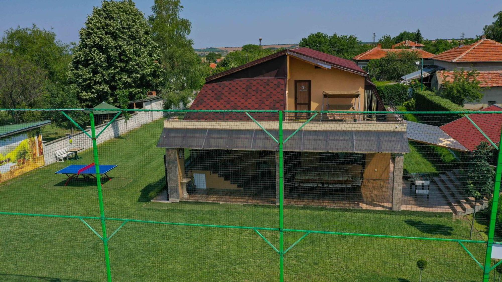 Guest House Erida Trastenik ภายนอก รูปภาพ