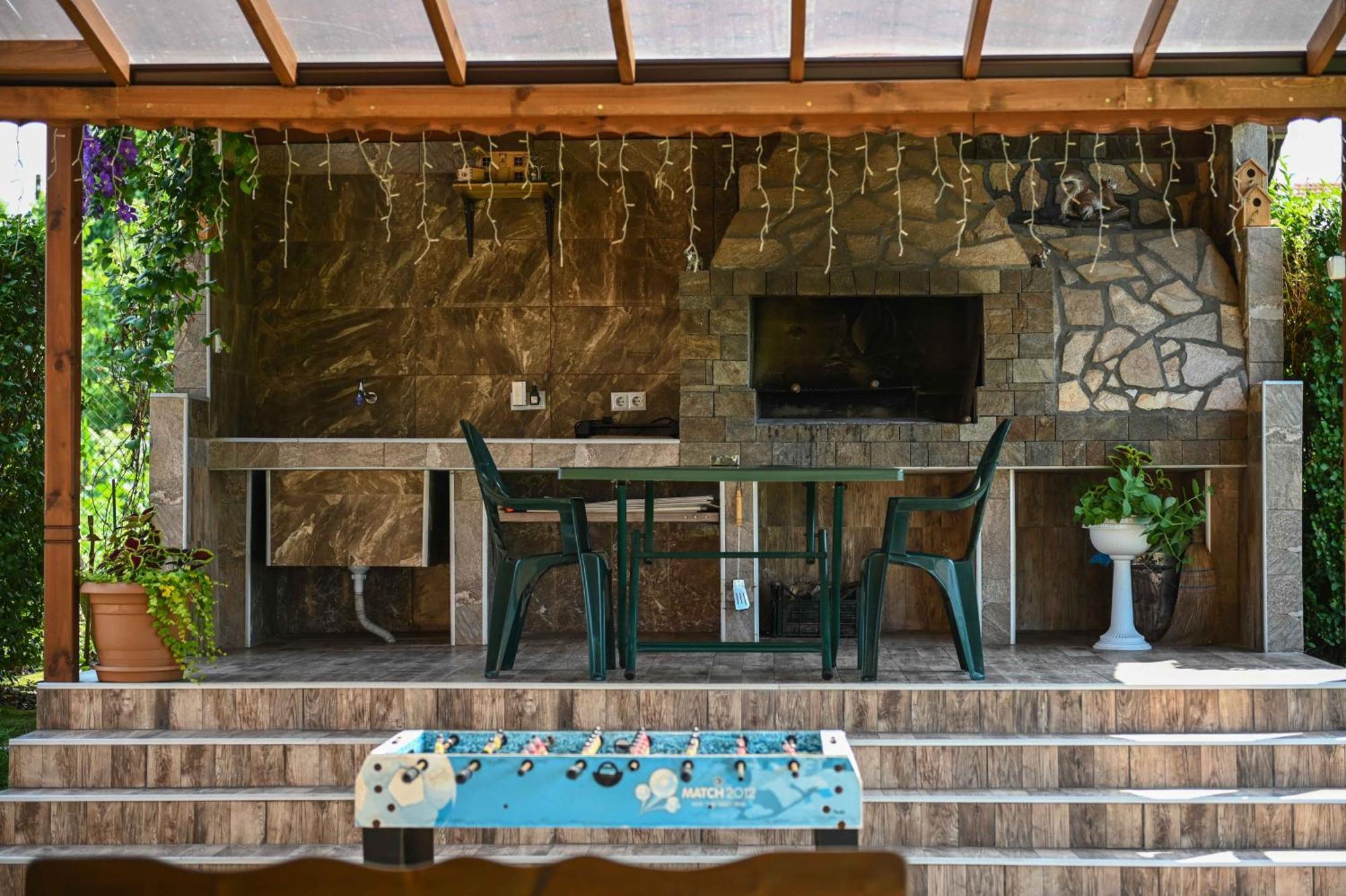 Guest House Erida Trastenik ภายนอก รูปภาพ