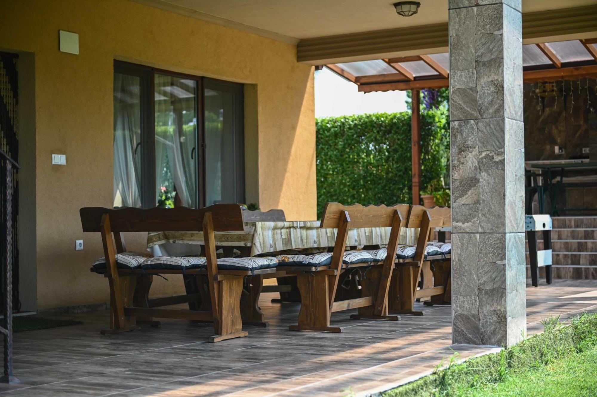 Guest House Erida Trastenik ภายนอก รูปภาพ