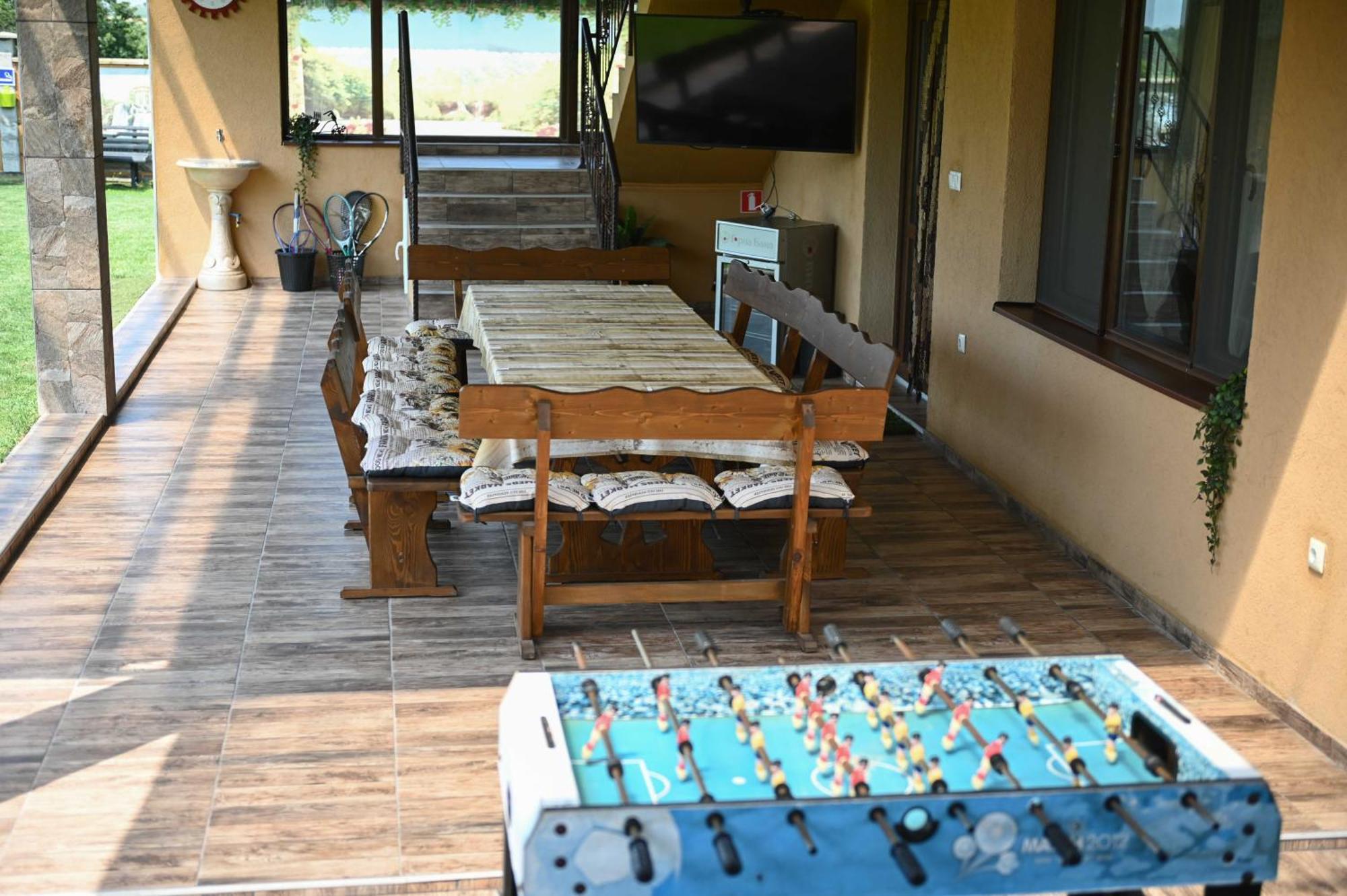 Guest House Erida Trastenik ภายนอก รูปภาพ