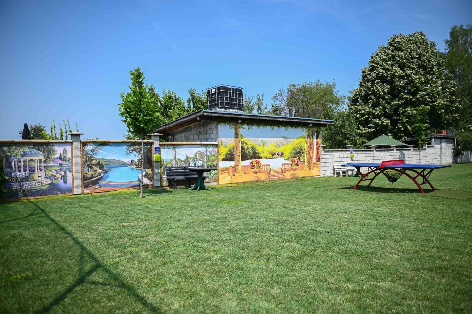 Guest House Erida Trastenik ภายนอก รูปภาพ
